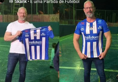 Empresário Fábio Borri faz a diferença e distribui uniformes esportivos para crianças carentes