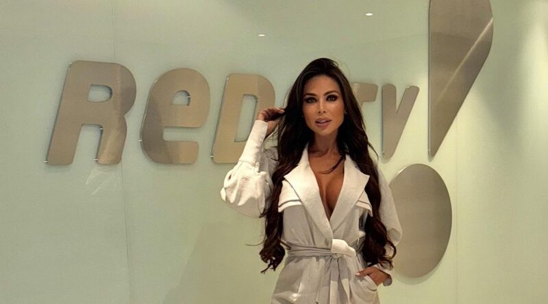 Ex-bailarina do Faustão e legendete, Alessandra Batista reestreia na TV com novo visual e ainda mais sarada