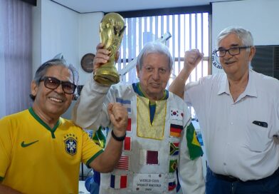 Reportagem do Arquivo A mostra a paixão dos brasileiros pela Copa do Mundo Reportagem do Arquivo A mostra a paixão dos brasileiros pela Copa do Mundo