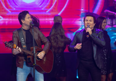 Canções de Ouro relembra show de Gian e Giovani na TV Aparecida Gian e Giovani