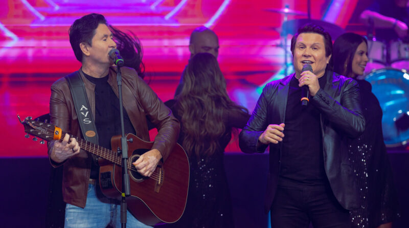 Canções de Ouro relembra show de Gian e Giovani na TV Aparecida Gian e Giovani